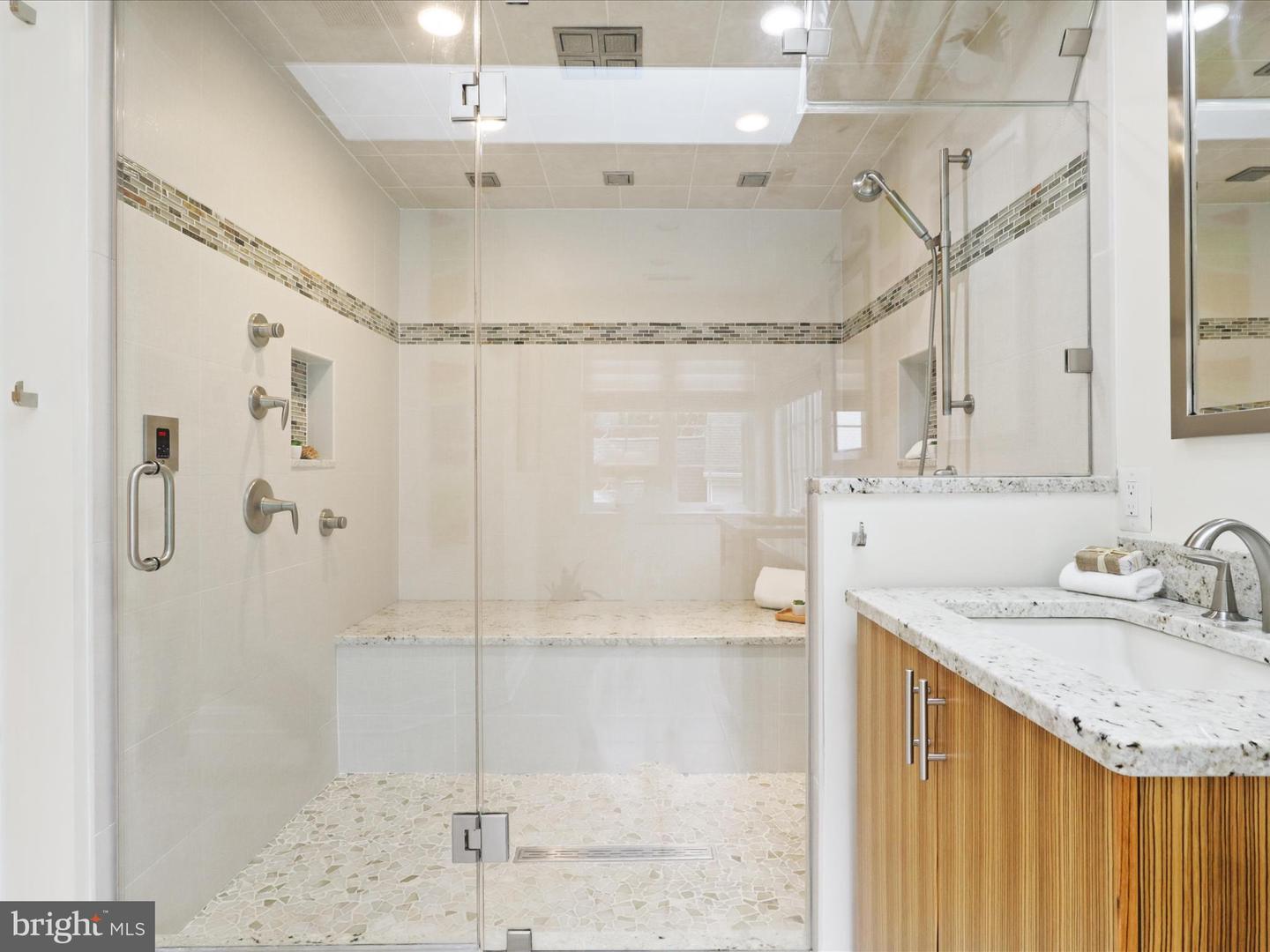 6100 35TH ST N, ARLINGTON, Virginia 22213, 5 Bedrooms Bedrooms, ,3 BathroomsBathrooms,Residential,For sale,6100 35TH ST N,VAAR2064748 MLS # VAAR2064748