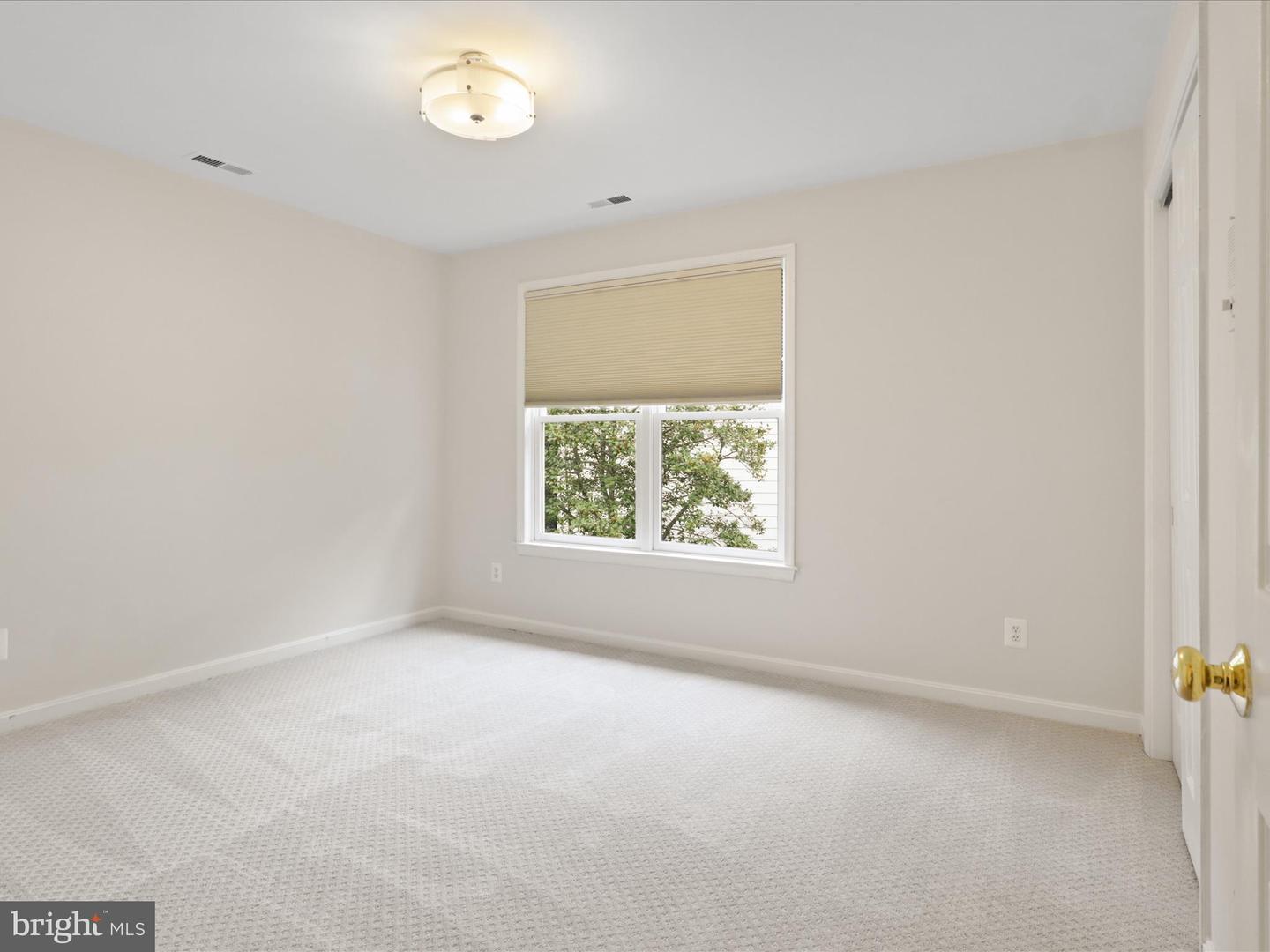 6100 35TH ST N, ARLINGTON, Virginia 22213, 5 Bedrooms Bedrooms, ,3 BathroomsBathrooms,Residential,For sale,6100 35TH ST N,VAAR2064748 MLS # VAAR2064748
