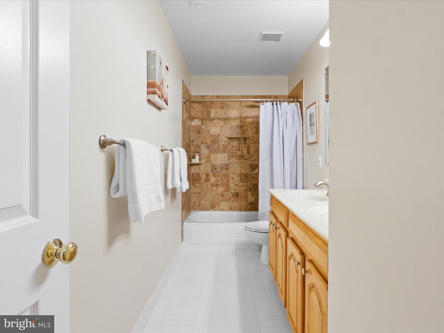 6100 35TH ST N, ARLINGTON, Virginia 22213, 5 Bedrooms Bedrooms, ,3 BathroomsBathrooms,Residential,For sale,6100 35TH ST N,VAAR2064748 MLS # VAAR2064748