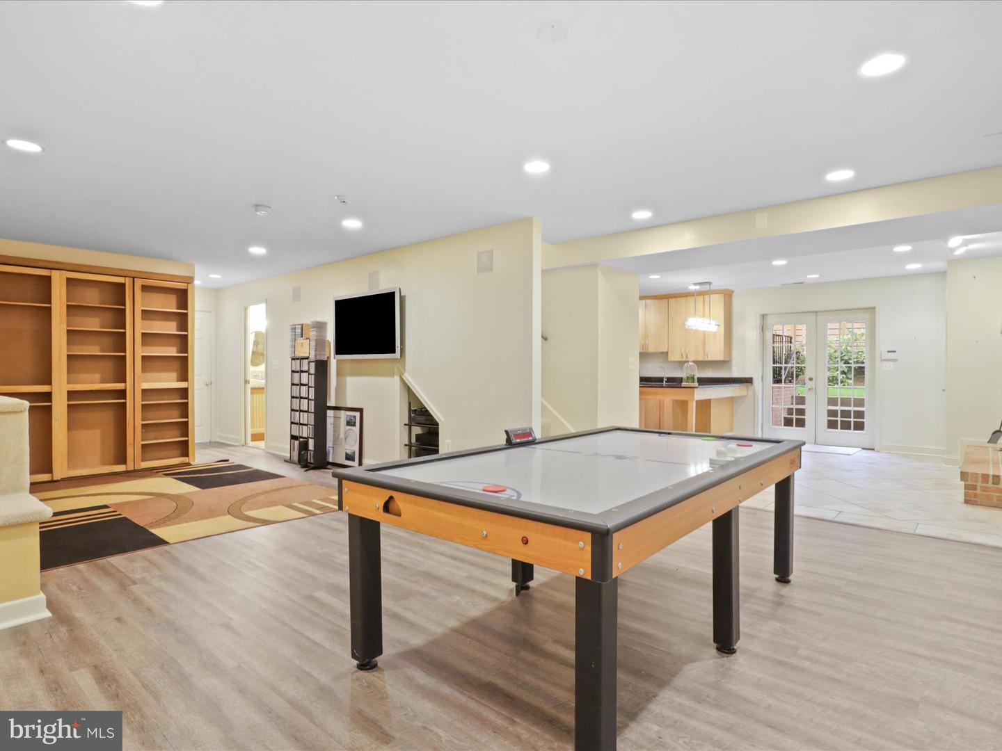 6100 35TH ST N, ARLINGTON, Virginia 22213, 5 Bedrooms Bedrooms, ,3 BathroomsBathrooms,Residential,For sale,6100 35TH ST N,VAAR2064748 MLS # VAAR2064748
