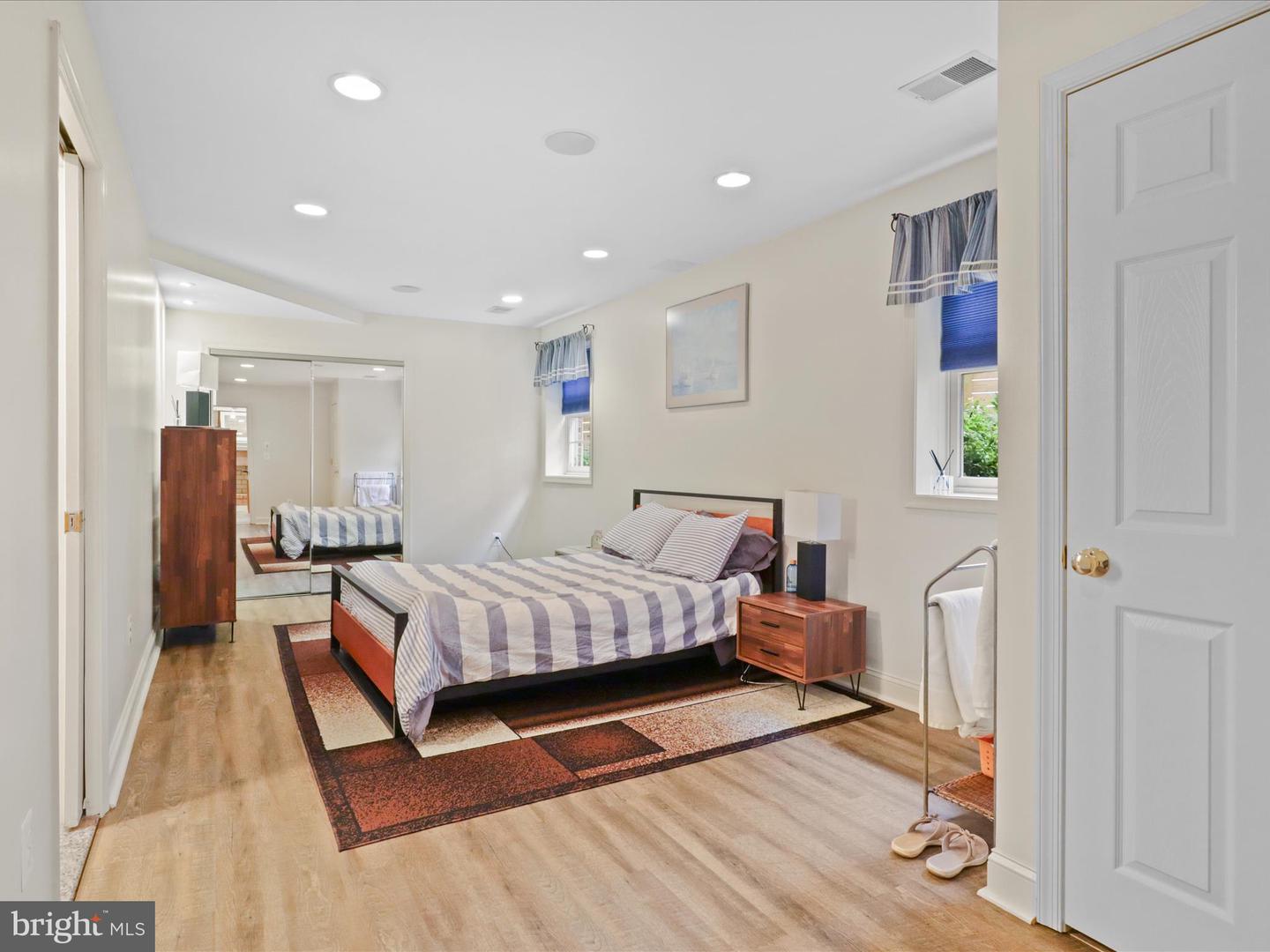6100 35TH ST N, ARLINGTON, Virginia 22213, 5 Bedrooms Bedrooms, ,3 BathroomsBathrooms,Residential,For sale,6100 35TH ST N,VAAR2064748 MLS # VAAR2064748