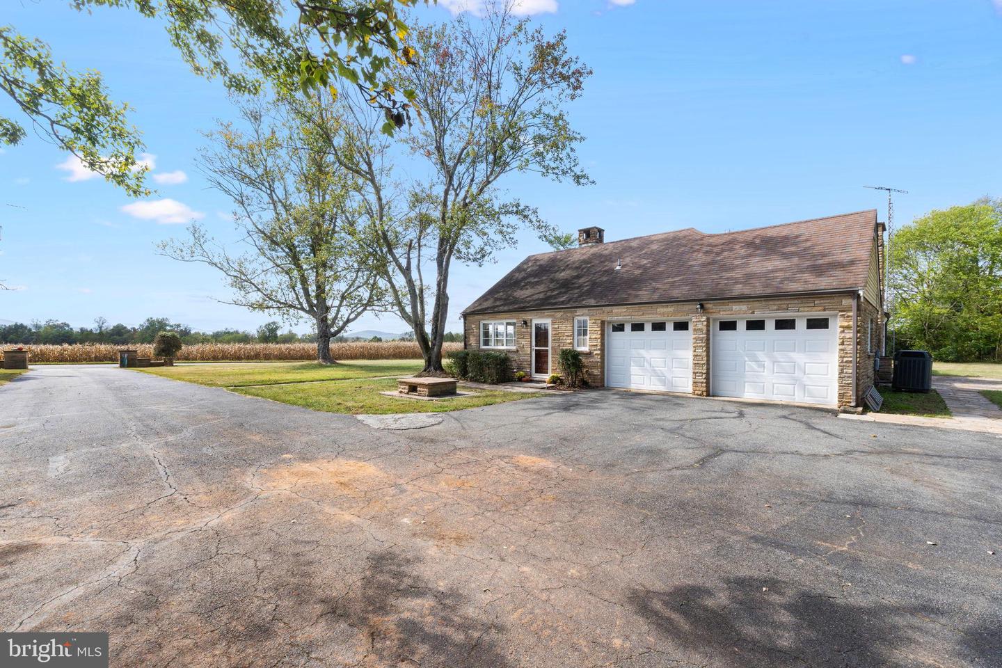 9441 CONSTITUTION HWY, SOMERSET, Virginia 22972, 2 Bedrooms Bedrooms, 7 Rooms Rooms,1 BathroomBathrooms,Residential,For sale,9441 CONSTITUTION HWY,VAOR2012532 MLS # VAOR2012532