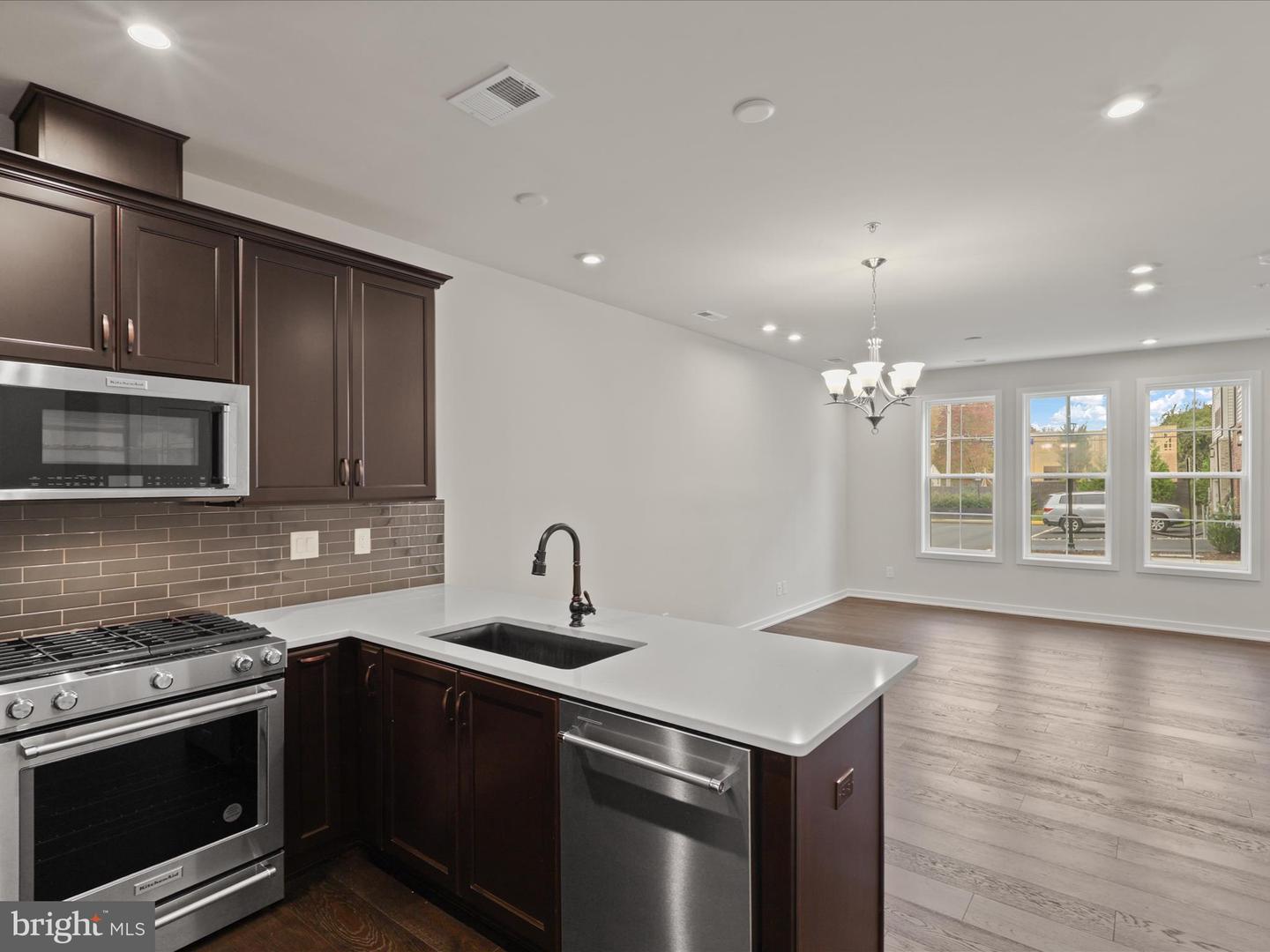 7552 SAWYER FARM WAY #1405, MCLEAN, Virginia 22102, 3 Bedrooms Bedrooms, ,2 BathroomsBathrooms,Residential,For sale,7552 SAWYER FARM WAY #1405,VAFX2274172 MLS # VAFX2274172 7552 SAWYER FARM WAY #1405, MCLEAN, Virginia 22102, 3 Bedrooms Bedrooms, ,2 BathroomsBathrooms,Residential,For sale,7552 SAWYER FARM WAY #1405,VAFX2274172 MLS # VAFX2274172