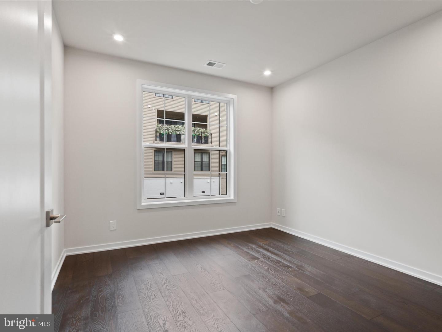 7552 SAWYER FARM WAY #1405, MCLEAN, Virginia 22102, 3 Bedrooms Bedrooms, ,2 BathroomsBathrooms,Residential,For sale,7552 SAWYER FARM WAY #1405,VAFX2274172 MLS # VAFX2274172 7552 SAWYER FARM WAY #1405, MCLEAN, Virginia 22102, 3 Bedrooms Bedrooms, ,2 BathroomsBathrooms,Residential,For sale,7552 SAWYER FARM WAY #1405,VAFX2274172 MLS # VAFX2274172