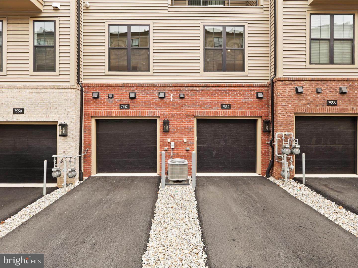 7552 SAWYER FARM WAY #1405, MCLEAN, Virginia 22102, 3 Bedrooms Bedrooms, ,2 BathroomsBathrooms,Residential,For sale,7552 SAWYER FARM WAY #1405,VAFX2274172 MLS # VAFX2274172 7552 SAWYER FARM WAY #1405, MCLEAN, Virginia 22102, 3 Bedrooms Bedrooms, ,2 BathroomsBathrooms,Residential,For sale,7552 SAWYER FARM WAY #1405,VAFX2274172 MLS # VAFX2274172