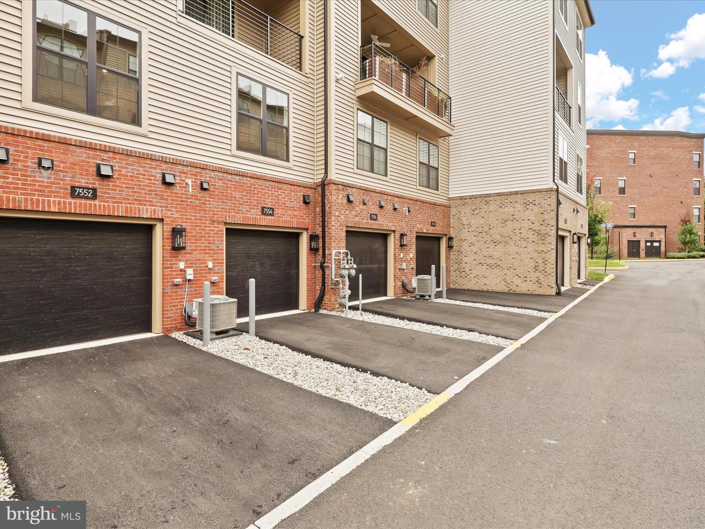 7552 SAWYER FARM WAY #1405, MCLEAN, Virginia 22102, 3 Bedrooms Bedrooms, ,2 BathroomsBathrooms,Residential,For sale,7552 SAWYER FARM WAY #1405,VAFX2274172 MLS # VAFX2274172 7552 SAWYER FARM WAY #1405, MCLEAN, Virginia 22102, 3 Bedrooms Bedrooms, ,2 BathroomsBathrooms,Residential,For sale,7552 SAWYER FARM WAY #1405,VAFX2274172 MLS # VAFX2274172