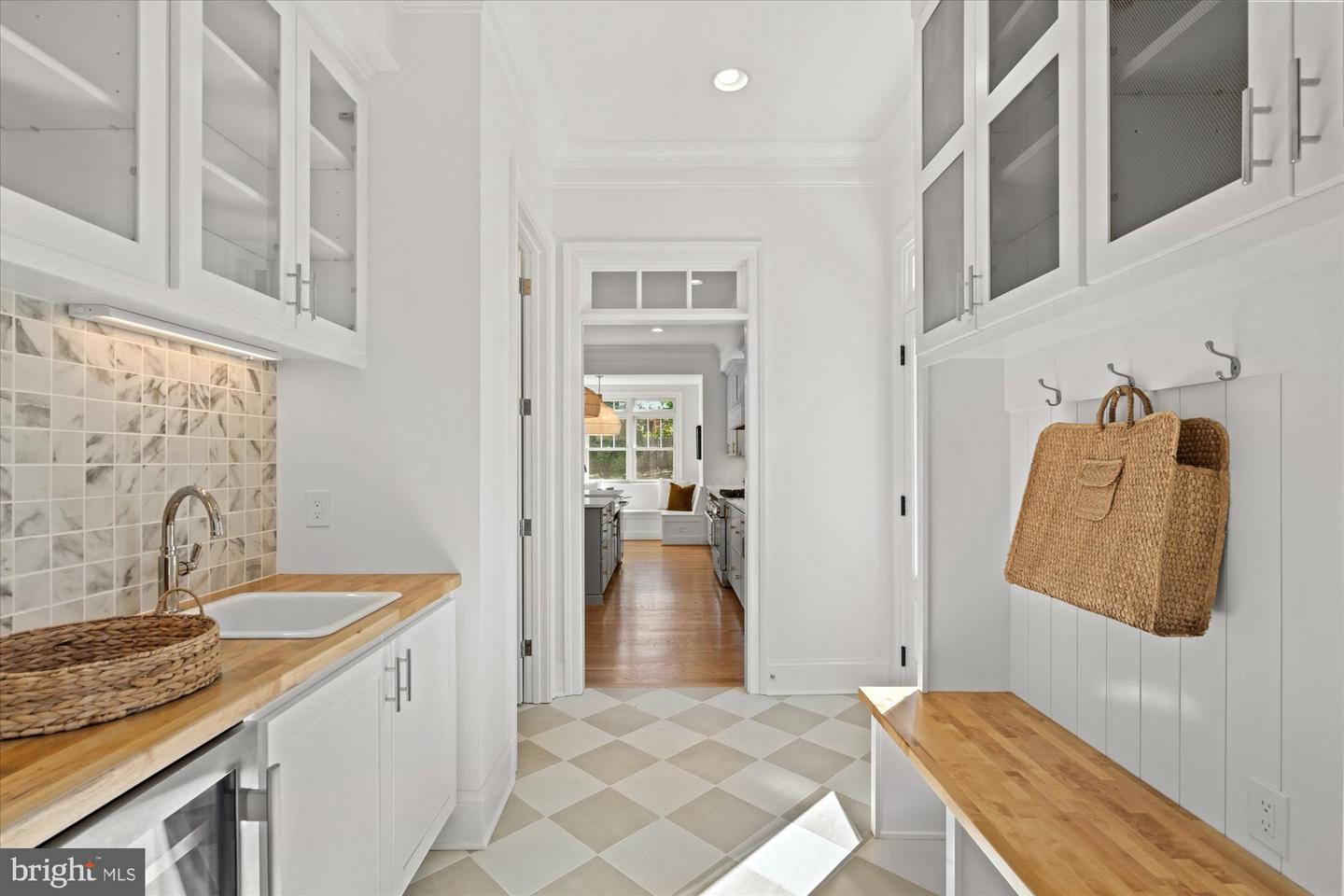 604 CRESTWOOD DR, ALEXANDRIA, Virginia 22302, 5 Bedrooms Bedrooms, ,4 BathroomsBathrooms,Residential,For sale,604 CRESTWOOD DR,VAAX2050766 MLS # VAAX2050766