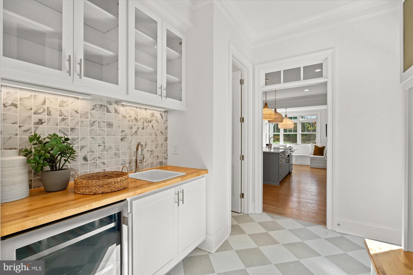 604 CRESTWOOD DR, ALEXANDRIA, Virginia 22302, 5 Bedrooms Bedrooms, ,4 BathroomsBathrooms,Residential,For sale,604 CRESTWOOD DR,VAAX2050766 MLS # VAAX2050766