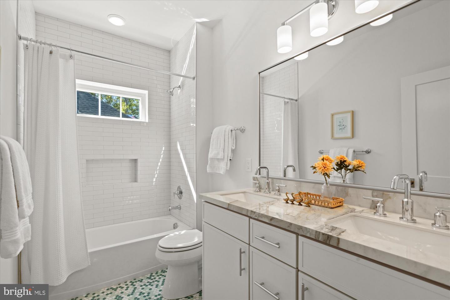 604 CRESTWOOD DR, ALEXANDRIA, Virginia 22302, 5 Bedrooms Bedrooms, ,4 BathroomsBathrooms,Residential,For sale,604 CRESTWOOD DR,VAAX2050766 MLS # VAAX2050766