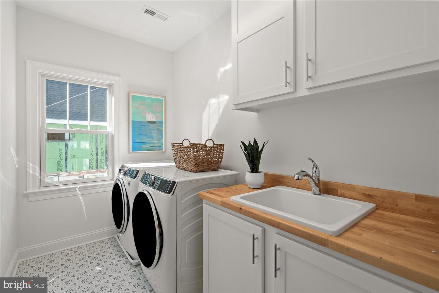 604 CRESTWOOD DR, ALEXANDRIA, Virginia 22302, 5 Bedrooms Bedrooms, ,4 BathroomsBathrooms,Residential,For sale,604 CRESTWOOD DR,VAAX2050766 MLS # VAAX2050766