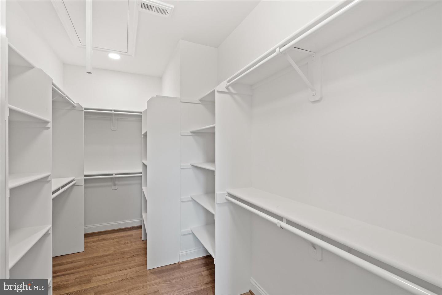 604 CRESTWOOD DR, ALEXANDRIA, Virginia 22302, 5 Bedrooms Bedrooms, ,4 BathroomsBathrooms,Residential,For sale,604 CRESTWOOD DR,VAAX2050766 MLS # VAAX2050766