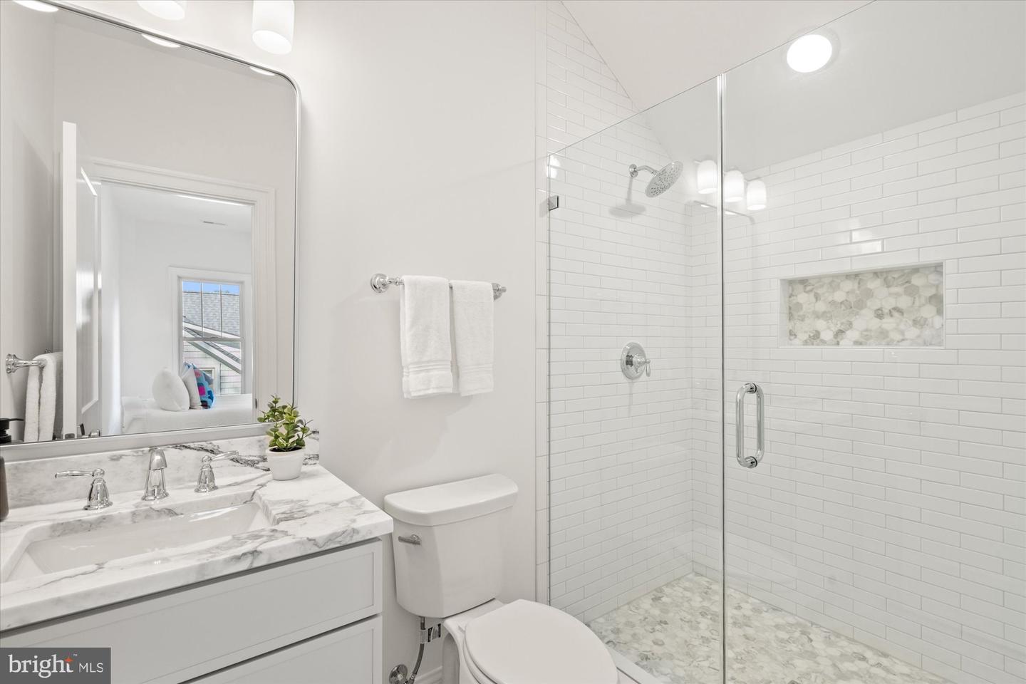 604 CRESTWOOD DR, ALEXANDRIA, Virginia 22302, 5 Bedrooms Bedrooms, ,4 BathroomsBathrooms,Residential,For sale,604 CRESTWOOD DR,VAAX2050766 MLS # VAAX2050766