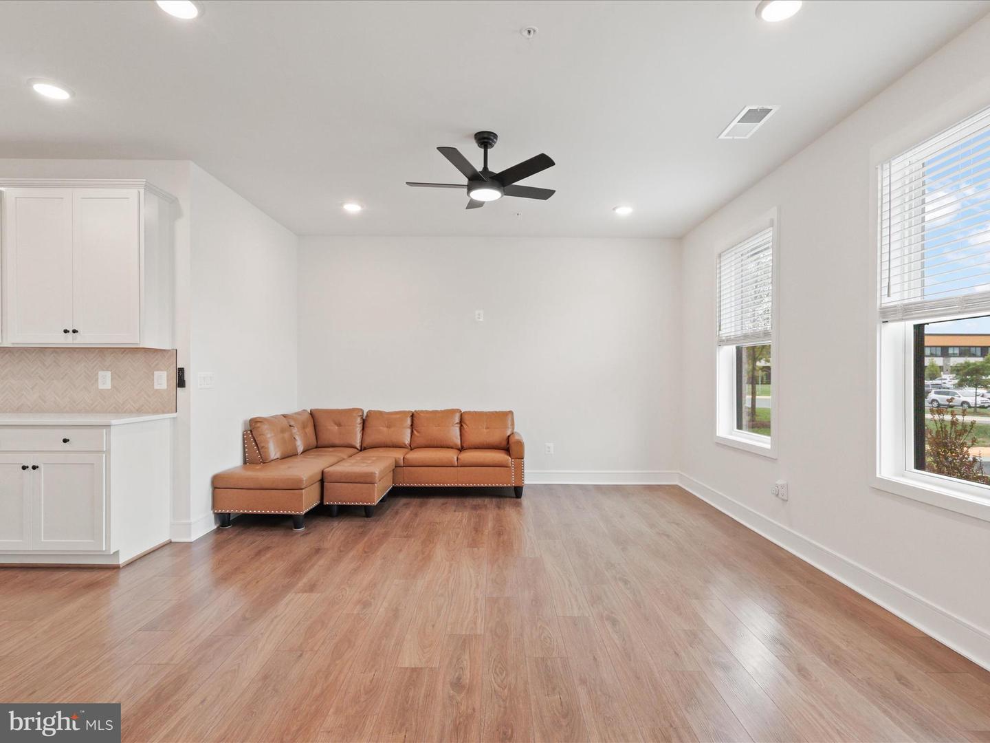 42874 FIREFLY SONATA TER #107, ASHBURN, Virginia 20148, 2 Bedrooms Bedrooms, ,2 BathroomsBathrooms,Residential,For sale,42874 FIREFLY SONATA TER #107,VALO2108922 MLS # VALO2108922