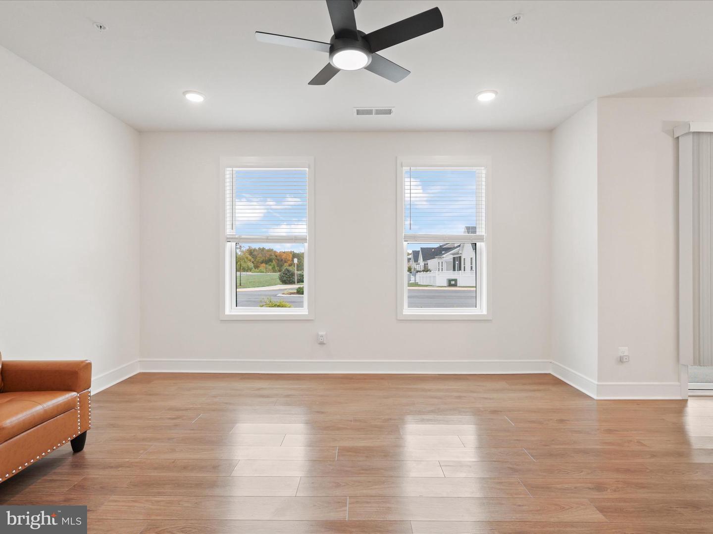 42874 FIREFLY SONATA TER #107, ASHBURN, Virginia 20148, 2 Bedrooms Bedrooms, ,2 BathroomsBathrooms,Residential,For sale,42874 FIREFLY SONATA TER #107,VALO2108922 MLS # VALO2108922