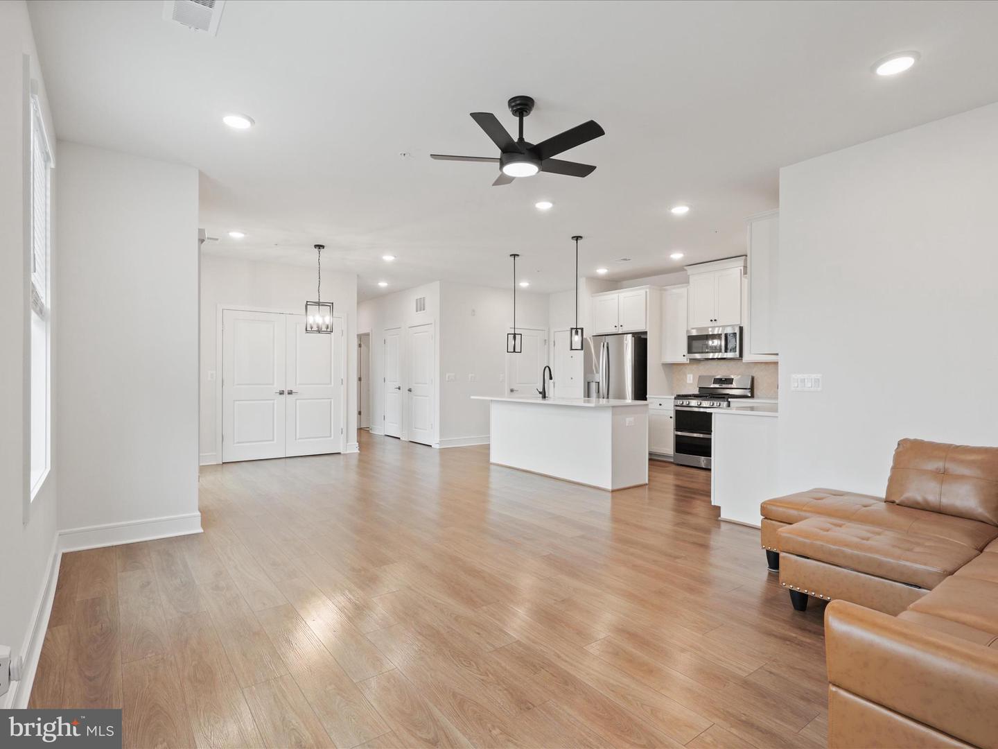 42874 FIREFLY SONATA TER #107, ASHBURN, Virginia 20148, 2 Bedrooms Bedrooms, ,2 BathroomsBathrooms,Residential,For sale,42874 FIREFLY SONATA TER #107,VALO2108922 MLS # VALO2108922