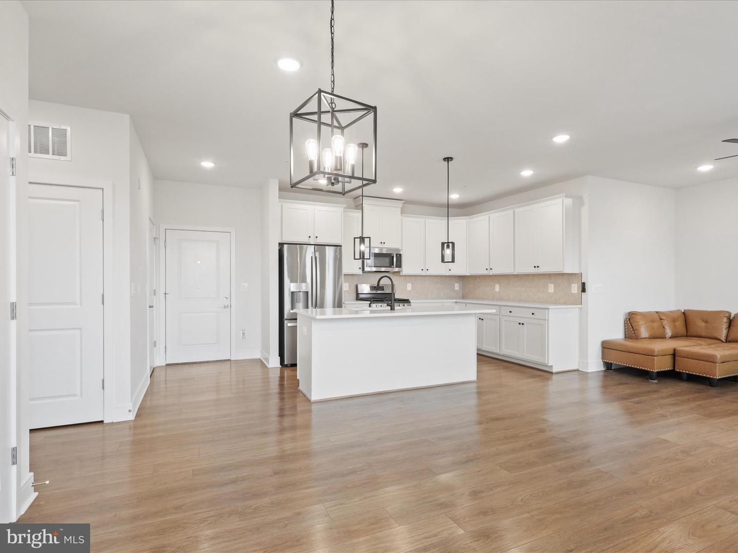 42874 FIREFLY SONATA TER #107, ASHBURN, Virginia 20148, 2 Bedrooms Bedrooms, ,2 BathroomsBathrooms,Residential,For sale,42874 FIREFLY SONATA TER #107,VALO2108922 MLS # VALO2108922