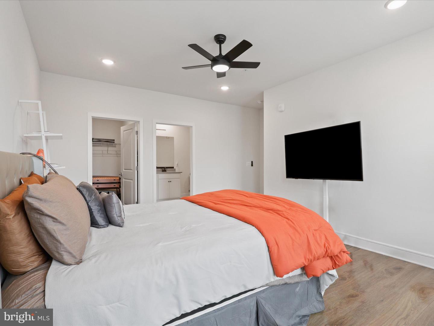 42874 FIREFLY SONATA TER #107, ASHBURN, Virginia 20148, 2 Bedrooms Bedrooms, ,2 BathroomsBathrooms,Residential,For sale,42874 FIREFLY SONATA TER #107,VALO2108922 MLS # VALO2108922