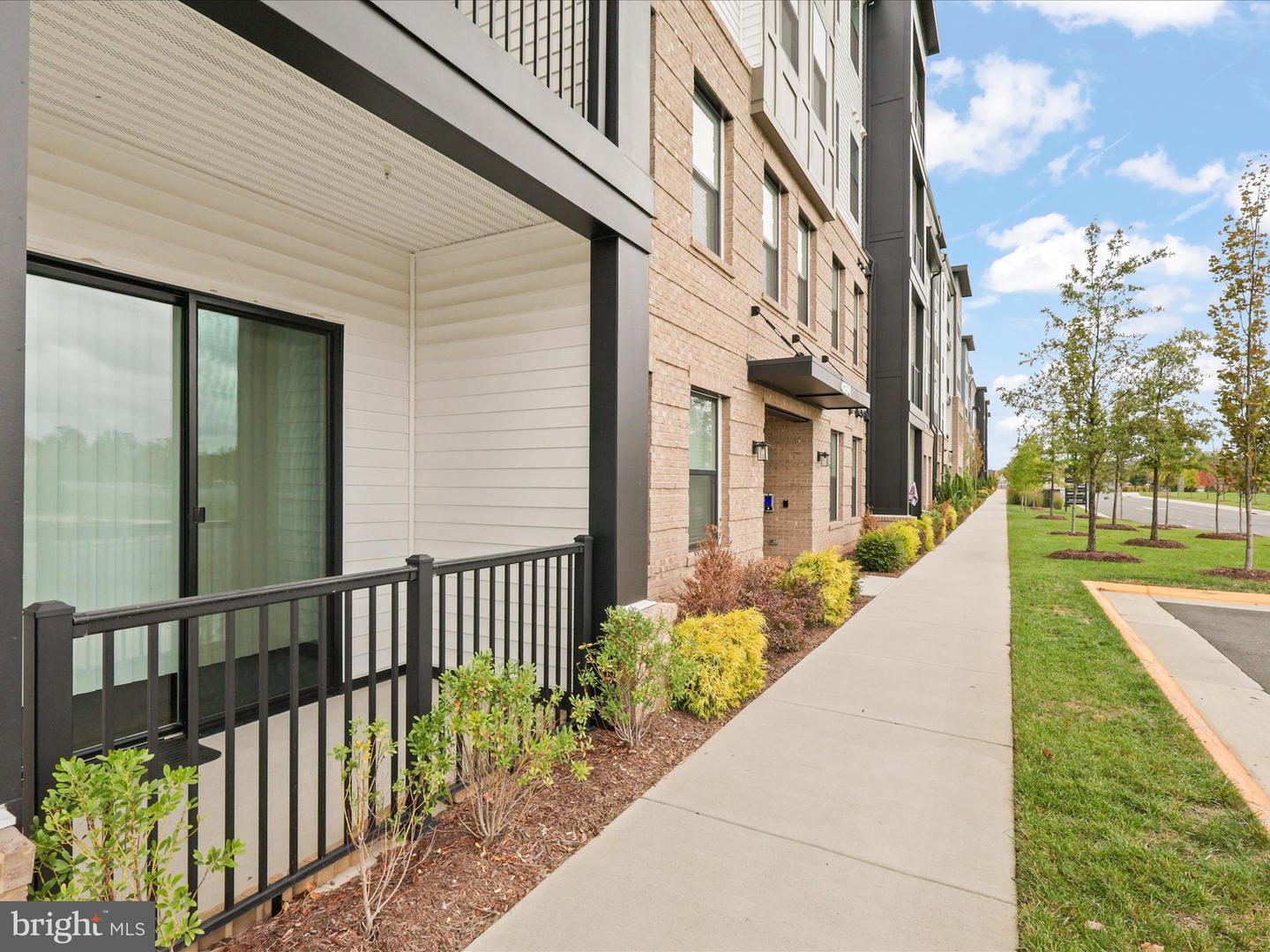 42874 FIREFLY SONATA TER #107, ASHBURN, Virginia 20148, 2 Bedrooms Bedrooms, ,2 BathroomsBathrooms,Residential,For sale,42874 FIREFLY SONATA TER #107,VALO2108922 MLS # VALO2108922