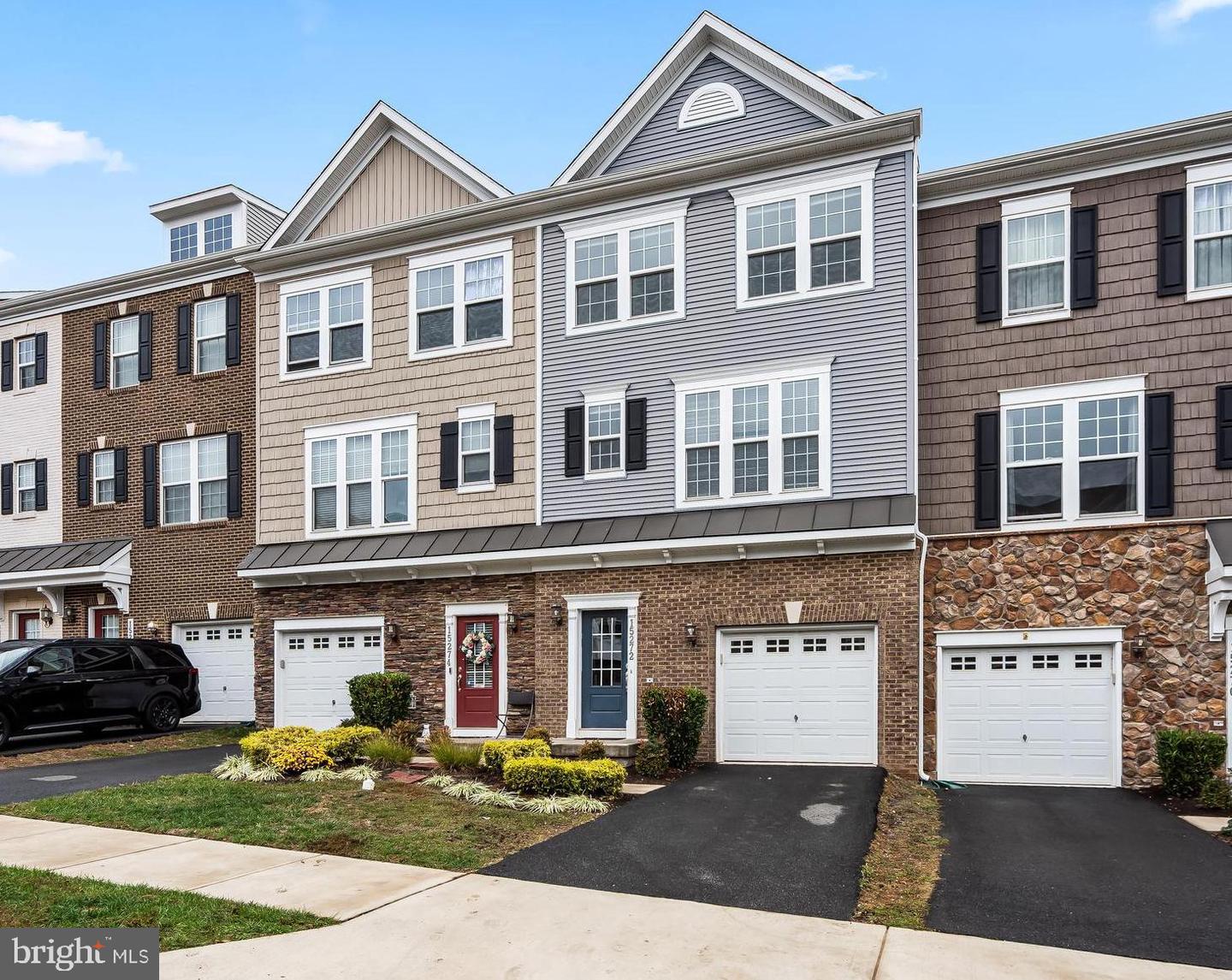 15272 CARTERSVILLE CT, HAYMARKET, Virginia 20169, 3 Bedrooms Bedrooms, ,3 BathroomsBathrooms,Residential,For sale,15272 CARTERSVILLE CT,VAPW2106014 MLS # VAPW2106014
