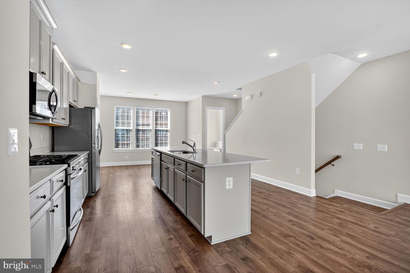15272 CARTERSVILLE CT, HAYMARKET, Virginia 20169, 3 Bedrooms Bedrooms, ,3 BathroomsBathrooms,Residential,For sale,15272 CARTERSVILLE CT,VAPW2106014 MLS # VAPW2106014