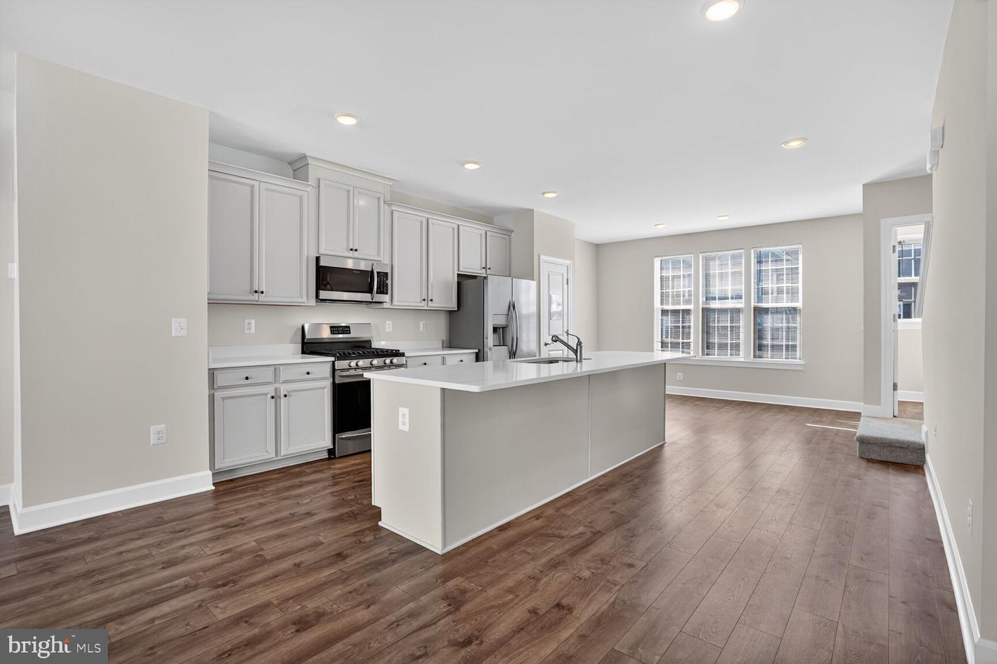 15272 CARTERSVILLE CT, HAYMARKET, Virginia 20169, 3 Bedrooms Bedrooms, ,3 BathroomsBathrooms,Residential,For sale,15272 CARTERSVILLE CT,VAPW2106014 MLS # VAPW2106014