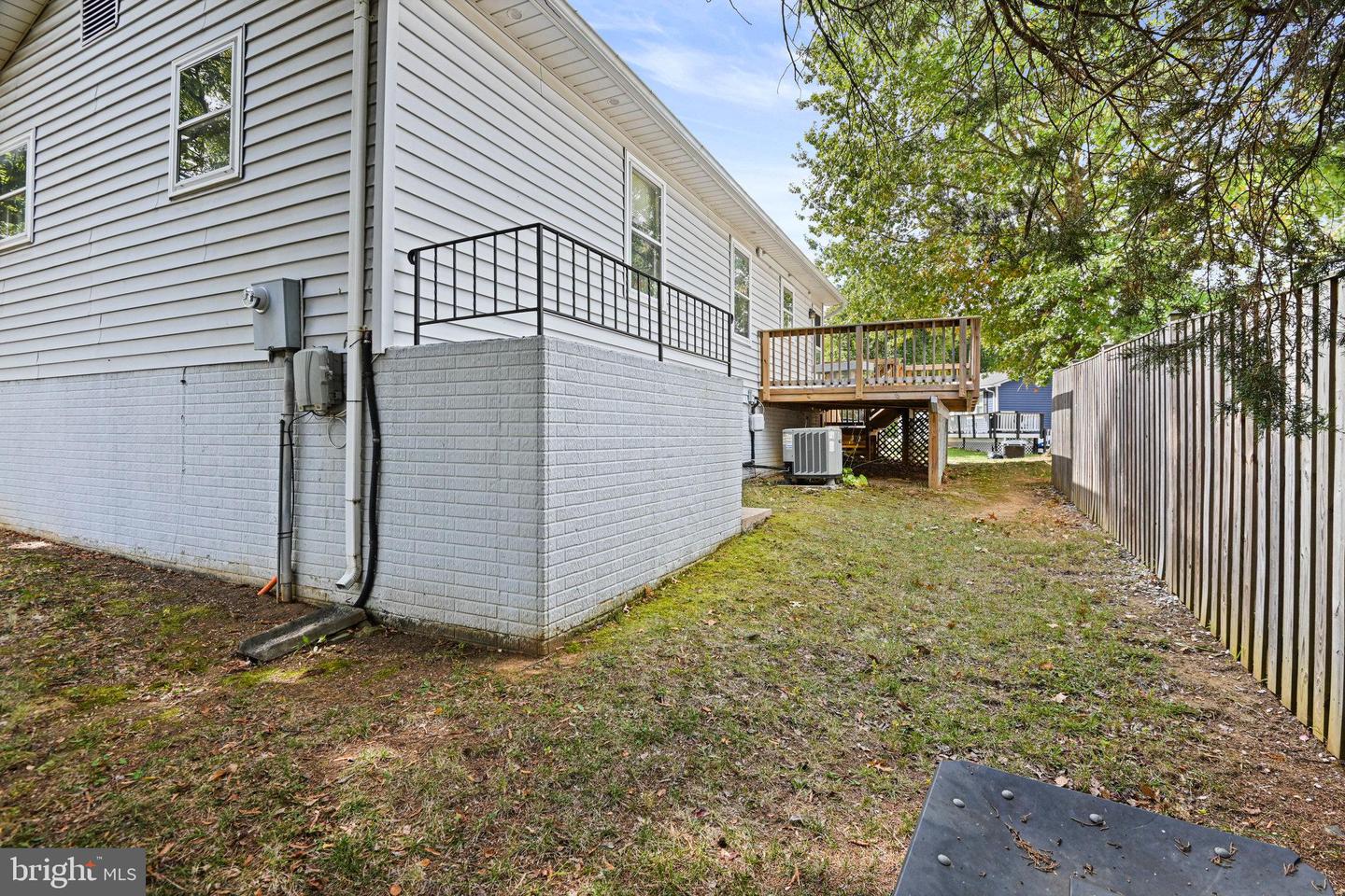 135 OAK VIEW DR SE, LEESBURG, Virginia 20175, 3 Bedrooms Bedrooms, ,1 BathroomBathrooms,Residential,For sale,135 OAK VIEW DR SE,VALO2108936 MLS # VALO2108936