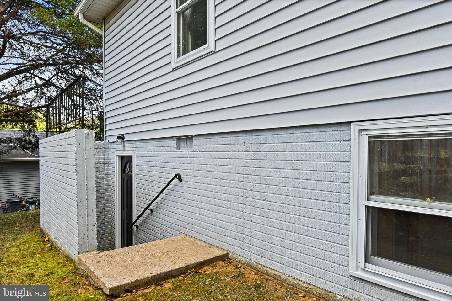 135 OAK VIEW DR SE, LEESBURG, Virginia 20175, 3 Bedrooms Bedrooms, ,1 BathroomBathrooms,Residential,For sale,135 OAK VIEW DR SE,VALO2108936 MLS # VALO2108936