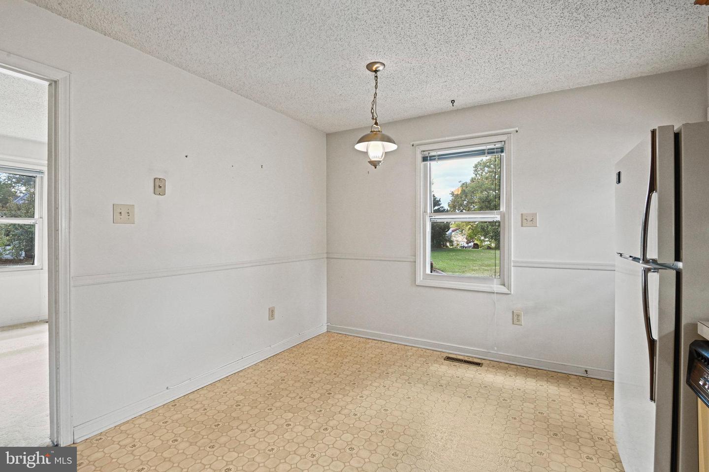 135 OAK VIEW DR SE, LEESBURG, Virginia 20175, 3 Bedrooms Bedrooms, ,1 BathroomBathrooms,Residential,For sale,135 OAK VIEW DR SE,VALO2108936 MLS # VALO2108936