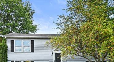 135 OAK VIEW DR SE, LEESBURG, Virginia 20175, 3 Bedrooms Bedrooms, ,1 BathroomBathrooms,Residential,For sale,135 OAK VIEW DR SE,VALO2108936 MLS # VALO2108936