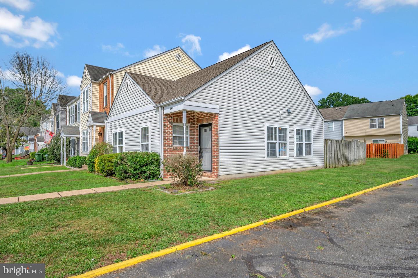 2901 BROYHILL CT, FREDERICKSBURG, Virginia 22408, 2 Bedrooms Bedrooms, ,2 BathroomsBathrooms,Residential,For sale,2901 BROYHILL CT,VASP2036914 MLS # VASP2036914