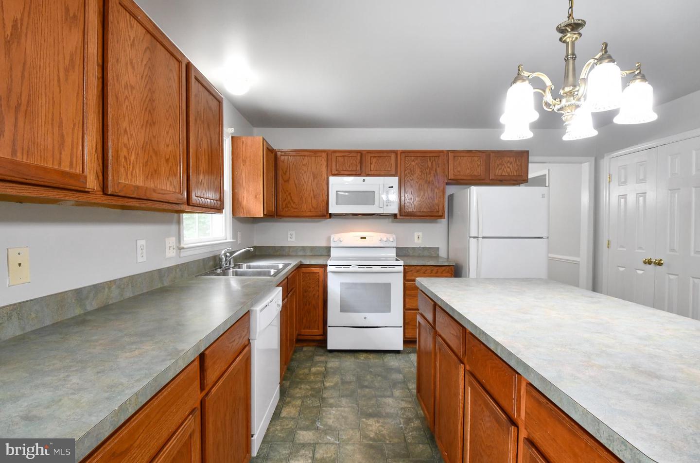 3802 TOWNSLEY ST, FREDERICKSBURG, Virginia 22408, 5 Bedrooms Bedrooms, 18 Rooms Rooms,3 BathroomsBathrooms,Residential,For sale,3802 TOWNSLEY ST,VASP2036932 MLS # VASP2036932