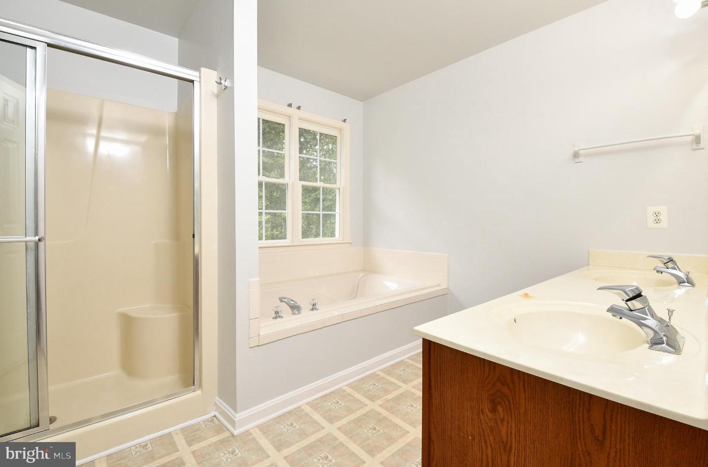 3802 TOWNSLEY ST, FREDERICKSBURG, Virginia 22408, 5 Bedrooms Bedrooms, 18 Rooms Rooms,3 BathroomsBathrooms,Residential,For sale,3802 TOWNSLEY ST,VASP2036932 MLS # VASP2036932