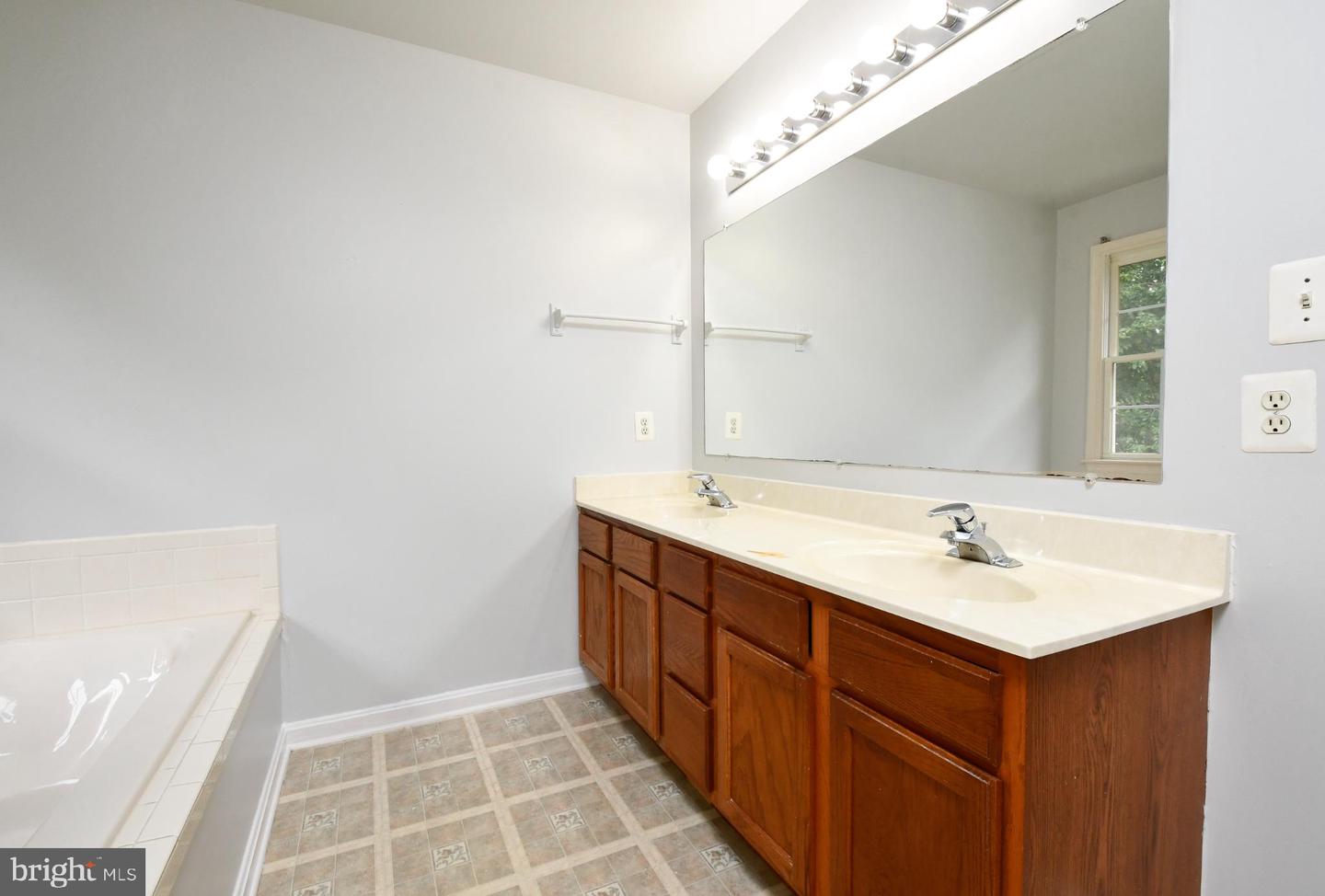 3802 TOWNSLEY ST, FREDERICKSBURG, Virginia 22408, 5 Bedrooms Bedrooms, 18 Rooms Rooms,3 BathroomsBathrooms,Residential,For sale,3802 TOWNSLEY ST,VASP2036932 MLS # VASP2036932