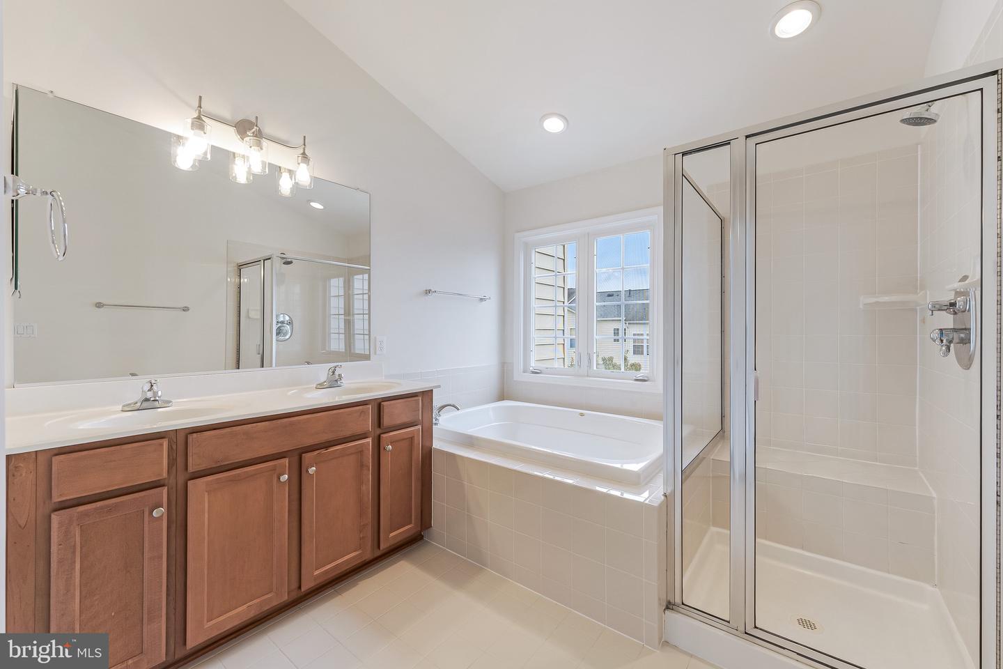 16329 FLOTSAM LN, WOODBRIDGE, Virginia 22191, 3 Bedrooms Bedrooms, ,3 BathroomsBathrooms,Residential,For sale,16329 FLOTSAM LN,VAPW2106086 MLS # VAPW2106086