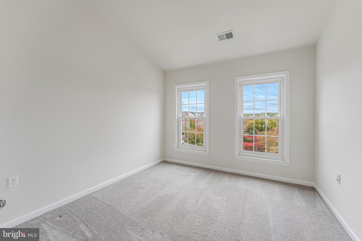 16329 FLOTSAM LN, WOODBRIDGE, Virginia 22191, 3 Bedrooms Bedrooms, ,3 BathroomsBathrooms,Residential,For sale,16329 FLOTSAM LN,VAPW2106086 MLS # VAPW2106086
