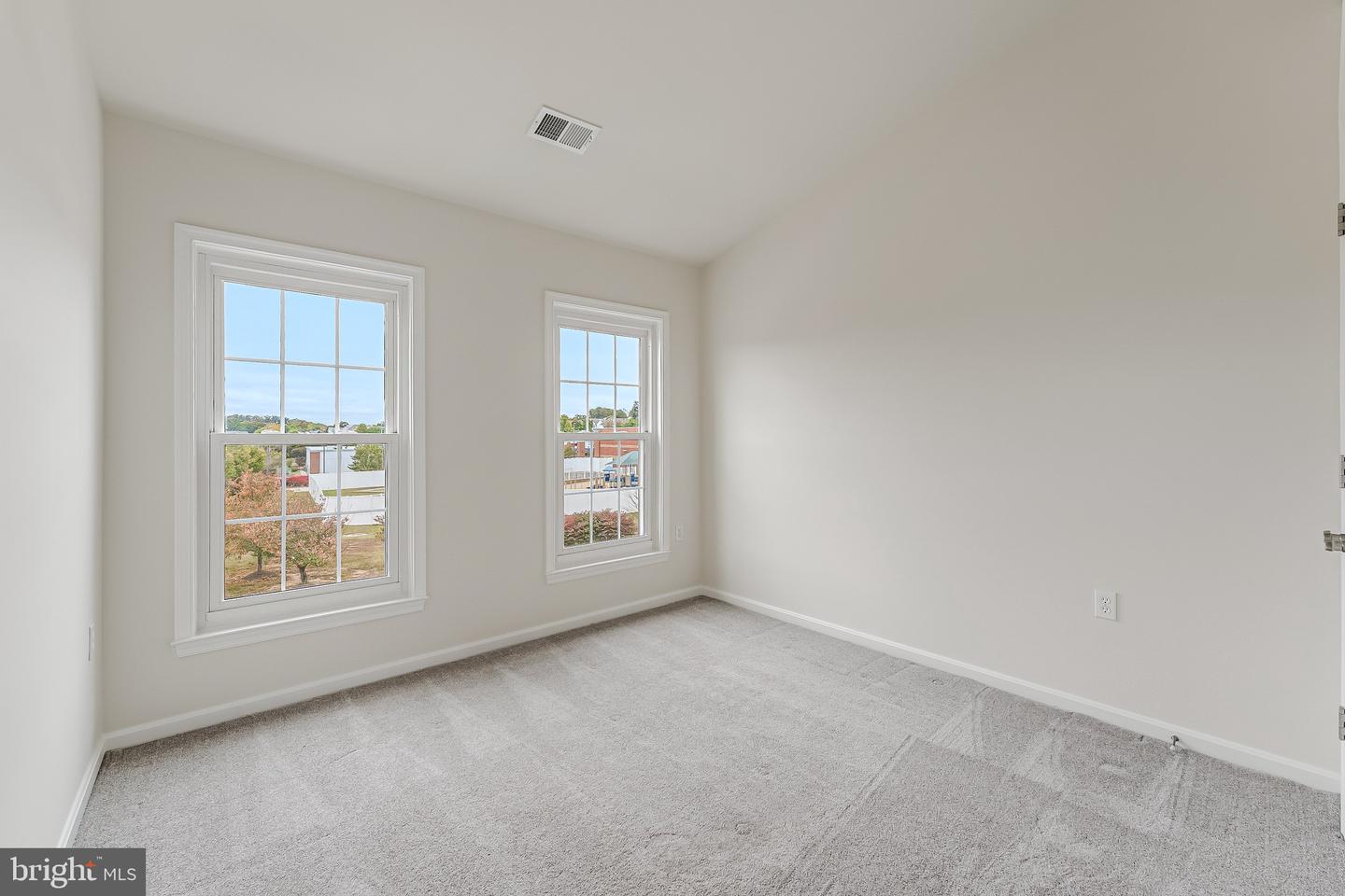 16329 FLOTSAM LN, WOODBRIDGE, Virginia 22191, 3 Bedrooms Bedrooms, ,3 BathroomsBathrooms,Residential,For sale,16329 FLOTSAM LN,VAPW2106086 MLS # VAPW2106086