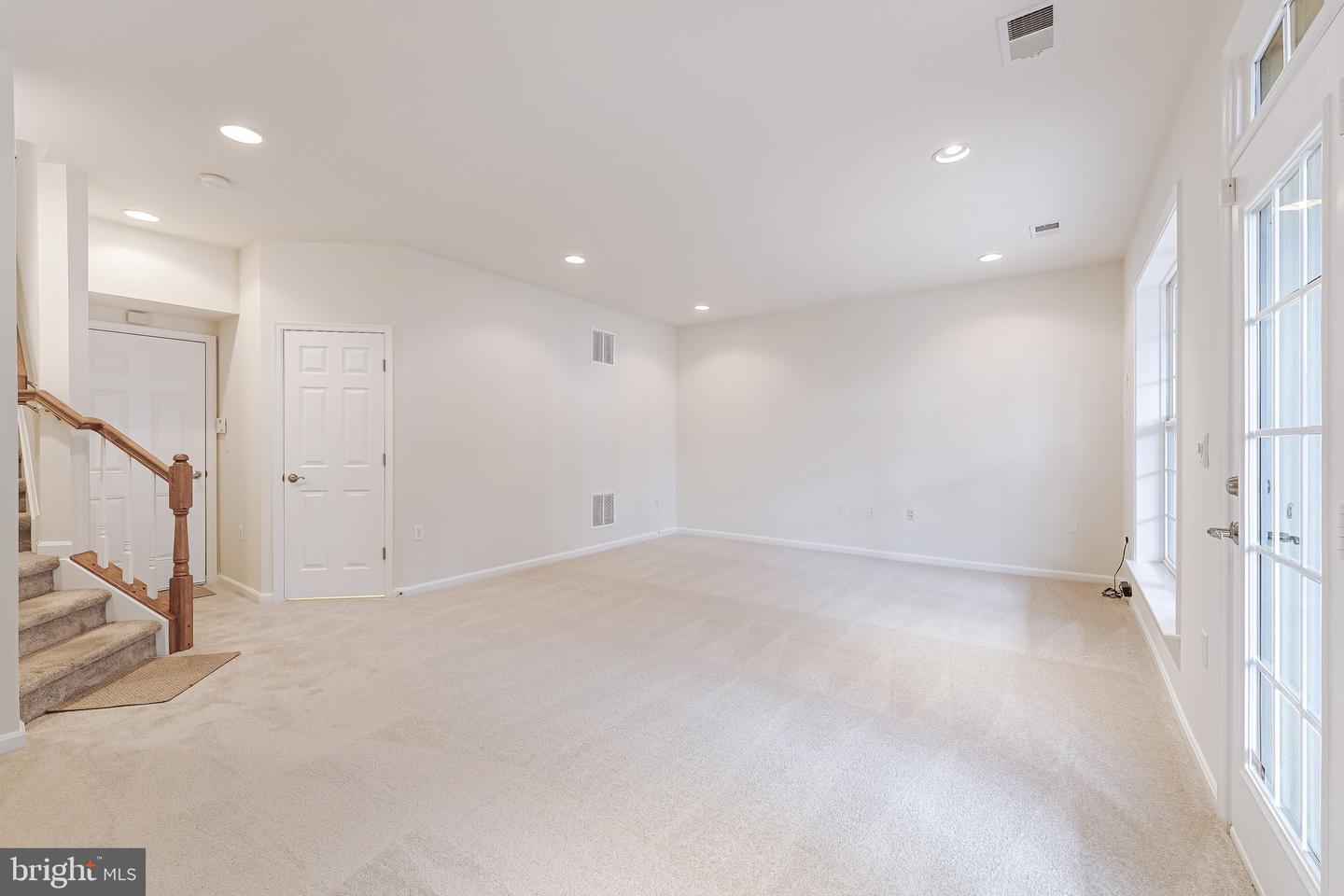 16329 FLOTSAM LN, WOODBRIDGE, Virginia 22191, 3 Bedrooms Bedrooms, ,3 BathroomsBathrooms,Residential,For sale,16329 FLOTSAM LN,VAPW2106086 MLS # VAPW2106086