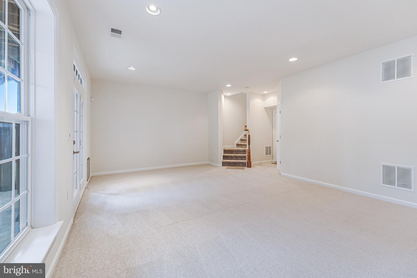 16329 FLOTSAM LN, WOODBRIDGE, Virginia 22191, 3 Bedrooms Bedrooms, ,3 BathroomsBathrooms,Residential,For sale,16329 FLOTSAM LN,VAPW2106086 MLS # VAPW2106086