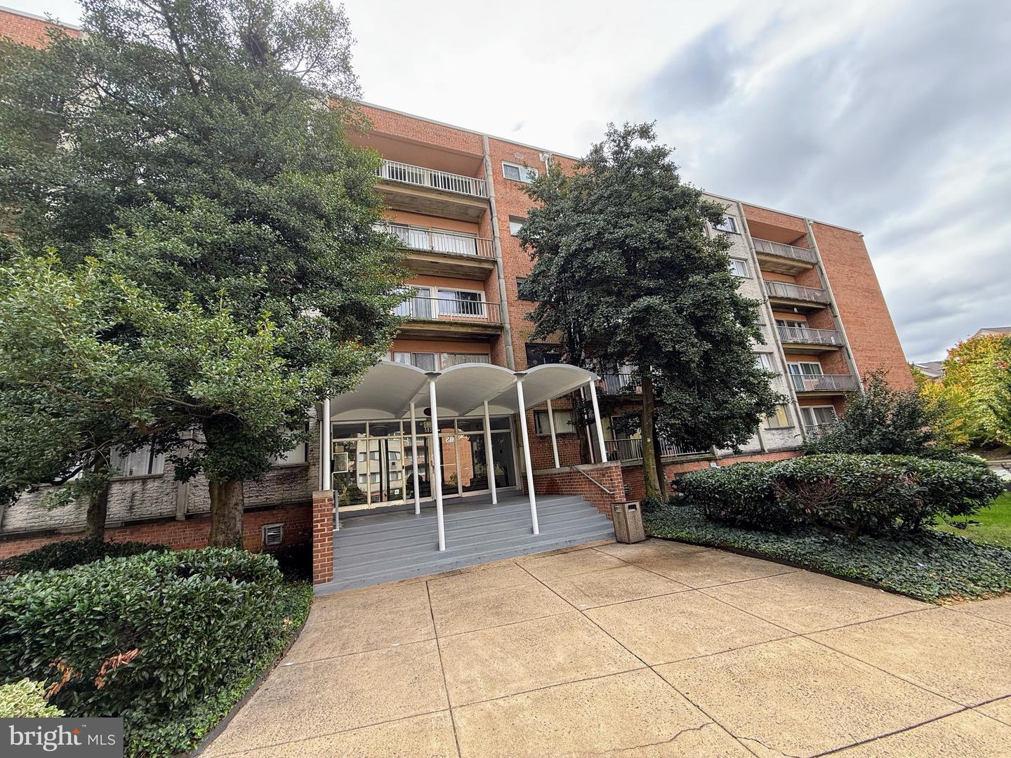 5831 QUANTRELL AVE #505, ALEXANDRIA, Virginia 22312, 2 Bedrooms Bedrooms, ,1 BathroomBathrooms,Residential,For sale,5831 QUANTRELL AVE #505,VAAX2050888 MLS # VAAX2050888