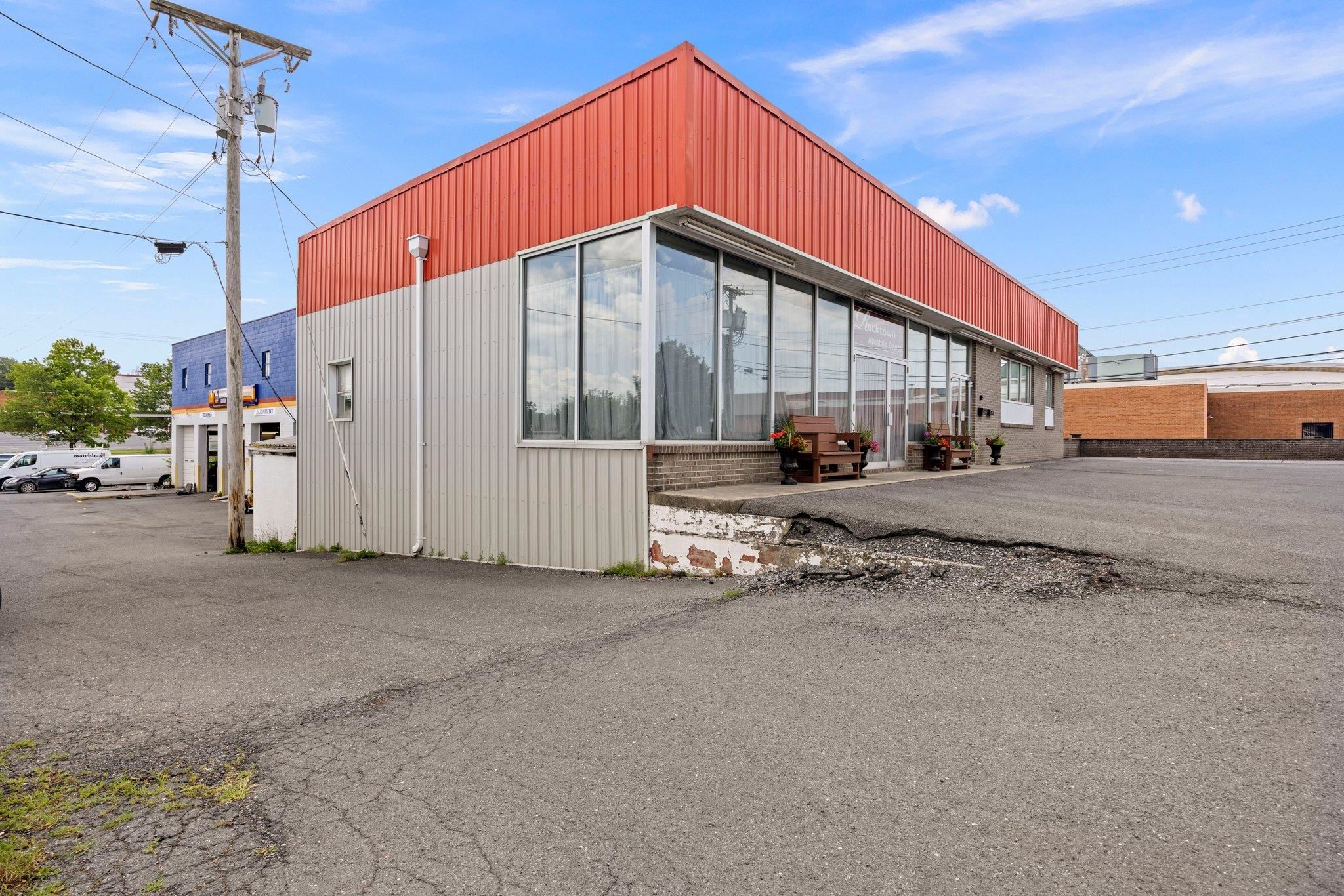530 NORTH MAIN ST, HARRISONBURG, Virginia 22802, ,Commercial,530 NORTH MAIN ST,670096 MLS # 670096