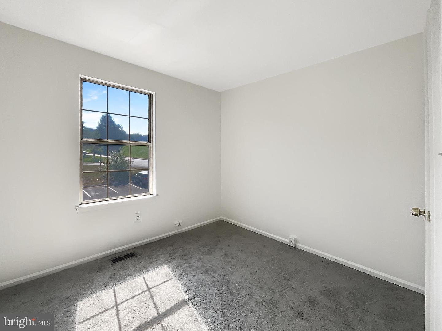 8524 CHARNWOOD CT, MANASSAS, Virginia 20111, 3 Bedrooms Bedrooms, ,3 BathroomsBathrooms,Residential,For sale,8524 CHARNWOOD CT,VAPW2106102 MLS # VAPW2106102