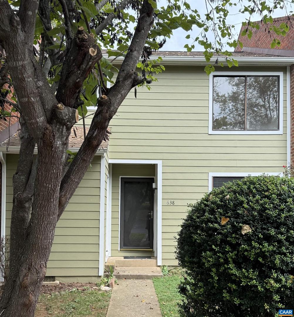 638 CRUMPET CT, CHARLOTTESVILLE, Virginia 22901, 3 Bedrooms Bedrooms, ,2 BathroomsBathrooms,Residential,For sale,638 CRUMPET CT,670079 MLS # 670079