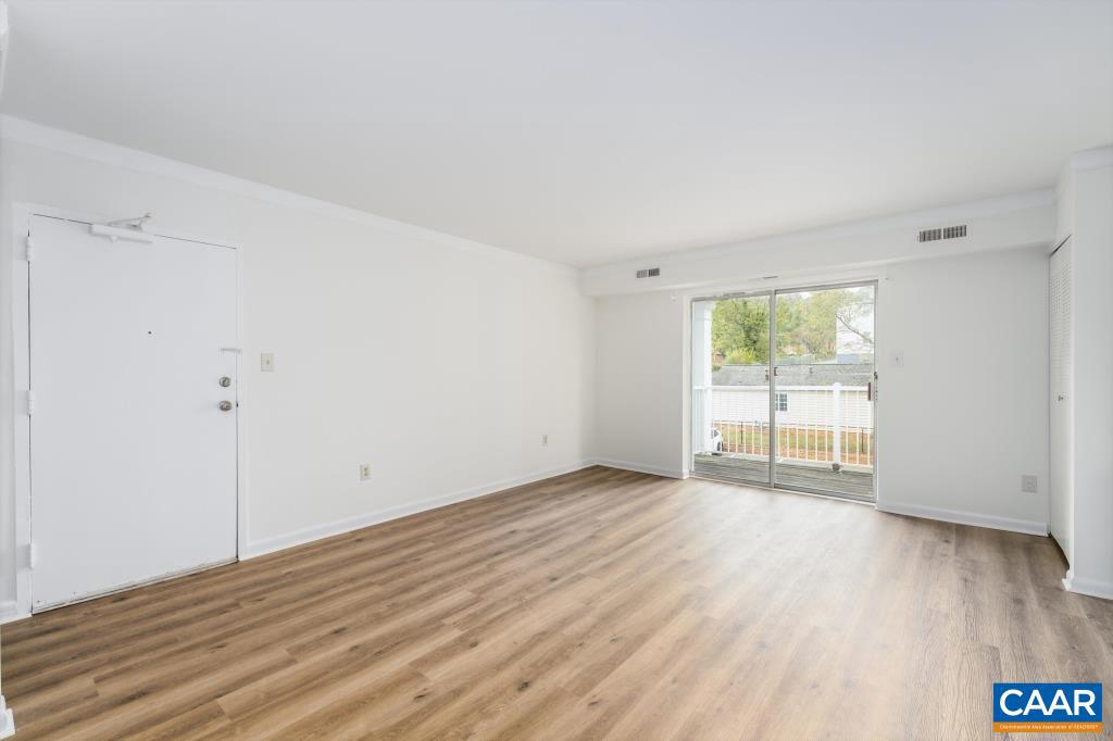 555 BURGOYNE RD #13, CHARLOTTESVILLE, Virginia 22901, 2 Bedrooms Bedrooms, ,1 BathroomBathrooms,Residential,For sale,555 BURGOYNE RD #13,670082 MLS # 670082