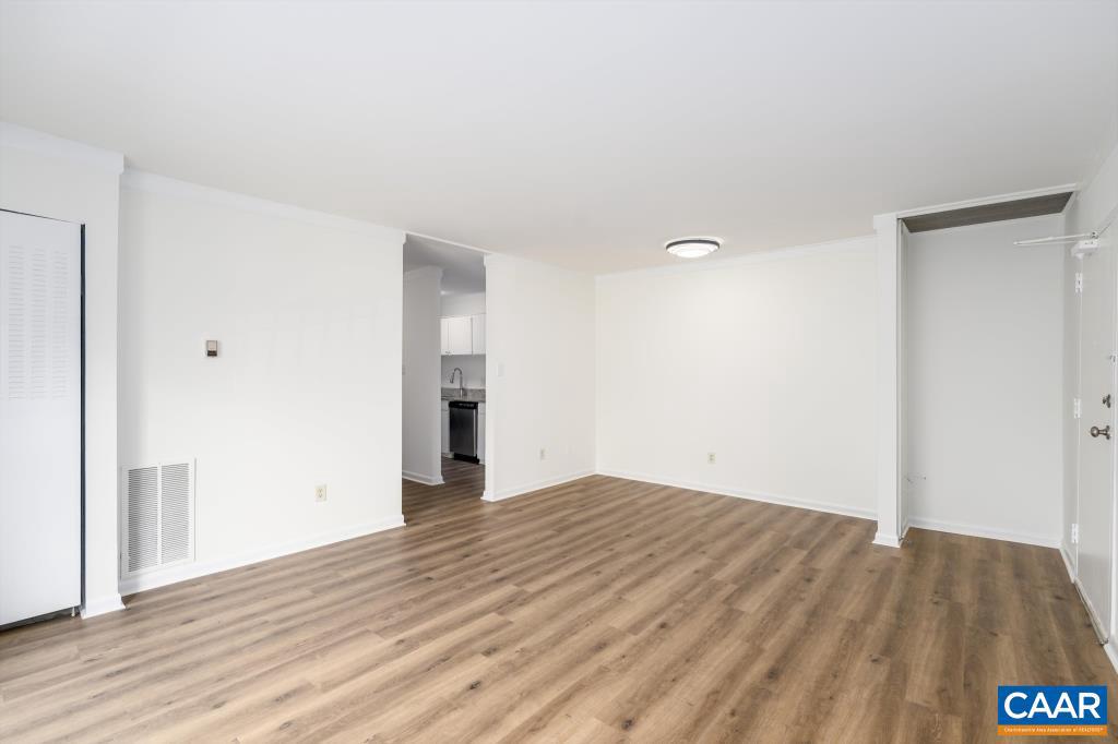 555 BURGOYNE RD #13, CHARLOTTESVILLE, Virginia 22901, 2 Bedrooms Bedrooms, ,1 BathroomBathrooms,Residential,For sale,555 BURGOYNE RD #13,670082 MLS # 670082
