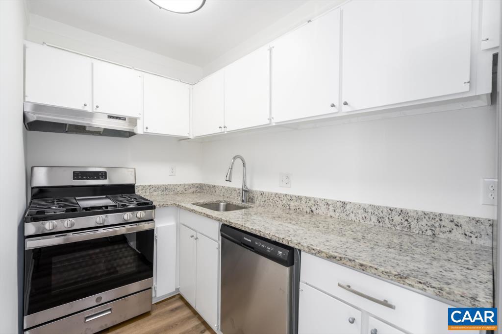 555 BURGOYNE RD #13, CHARLOTTESVILLE, Virginia 22901, 2 Bedrooms Bedrooms, ,1 BathroomBathrooms,Residential,For sale,555 BURGOYNE RD #13,670082 MLS # 670082