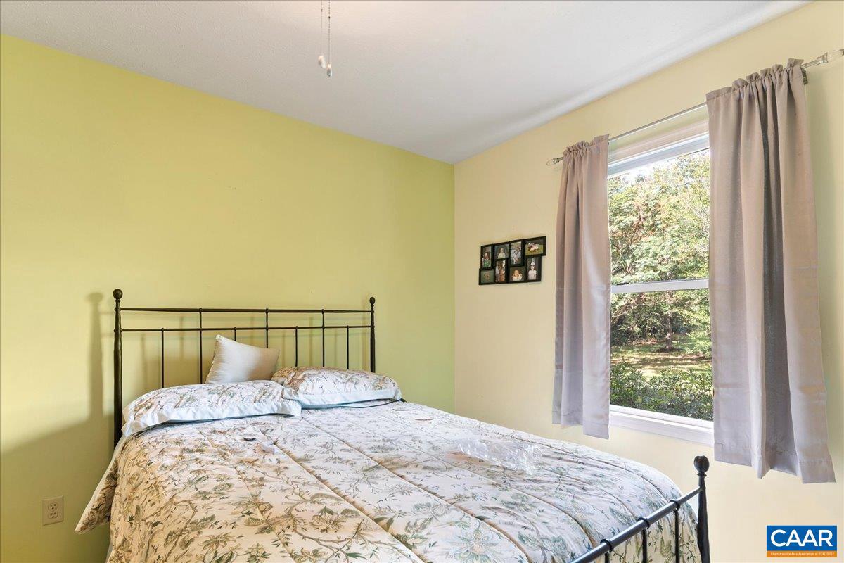 100 SONG BIRD LN, STANARDSVILLE, Virginia 22973, 3 Bedrooms Bedrooms, ,3 BathroomsBathrooms,Residential,For sale,100 SONG BIRD LN,670083 MLS # 670083