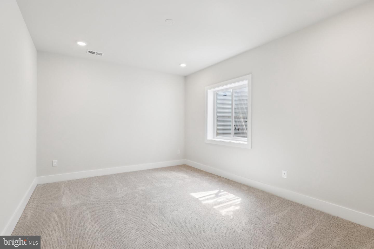 11780 PARKGATE DR, NOKESVILLE, Virginia 20181, 6 Bedrooms Bedrooms, ,6 BathroomsBathrooms,Residential,For sale,11780 PARKGATE DR,VAPW2106118 MLS # VAPW2106118
