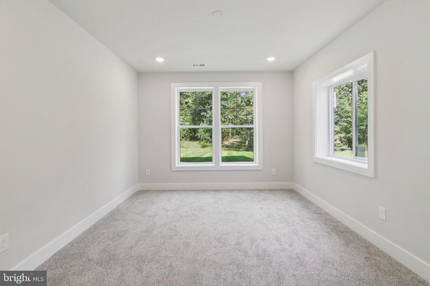 11780 PARKGATE DR, NOKESVILLE, Virginia 20181, 6 Bedrooms Bedrooms, ,6 BathroomsBathrooms,Residential,For sale,11780 PARKGATE DR,VAPW2106118 MLS # VAPW2106118