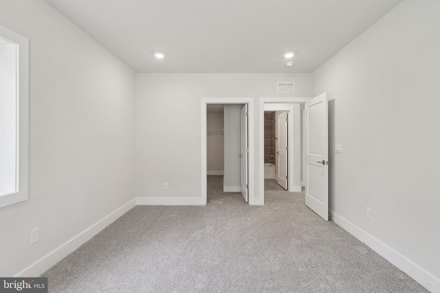 11780 PARKGATE DR, NOKESVILLE, Virginia 20181, 6 Bedrooms Bedrooms, ,6 BathroomsBathrooms,Residential,For sale,11780 PARKGATE DR,VAPW2106118 MLS # VAPW2106118