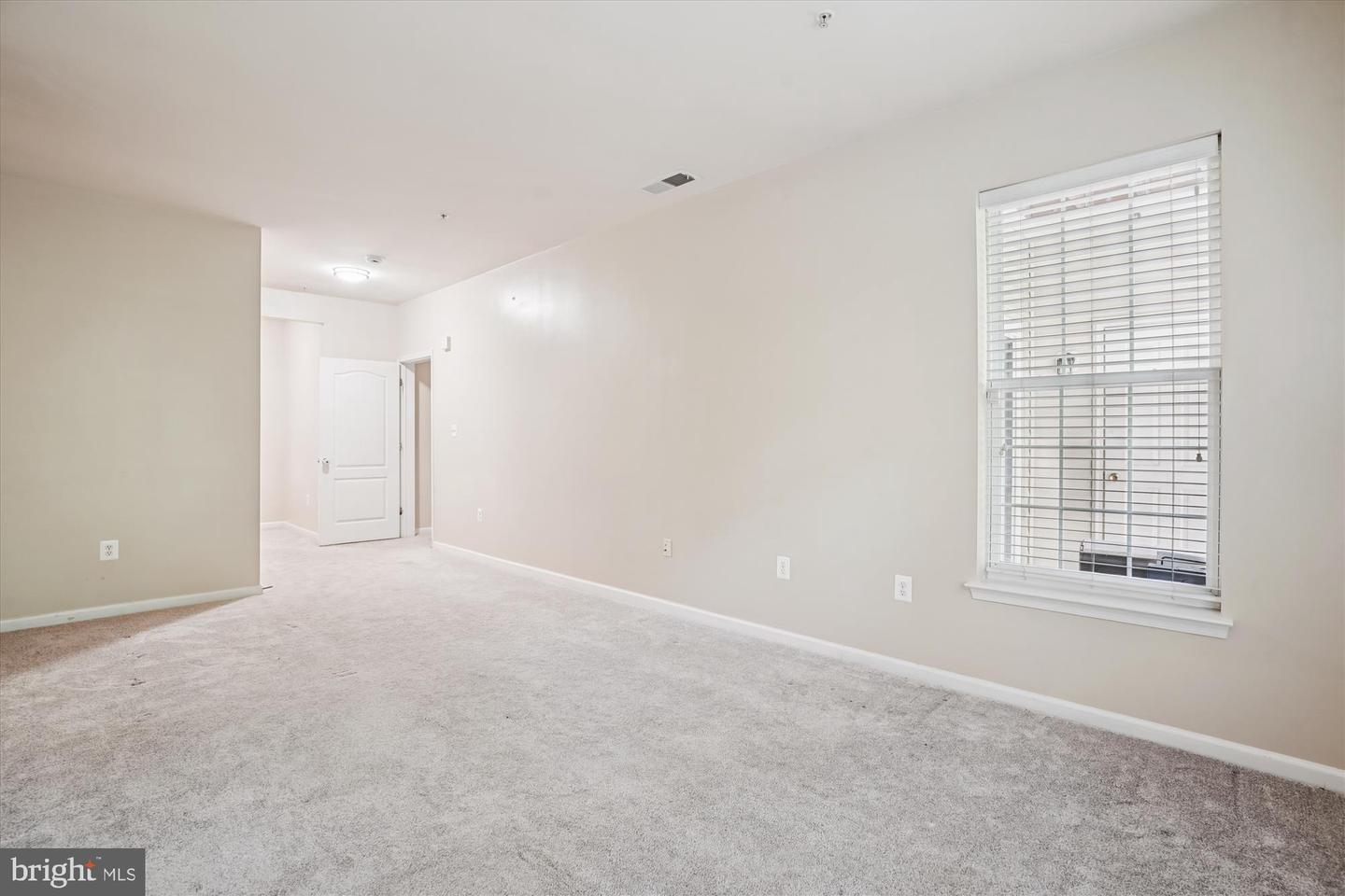 9720 HOLMES PL #004, MANASSAS PARK, Virginia 20111, 2 Bedrooms Bedrooms, ,2 BathroomsBathrooms,Residential,For sale,9720 HOLMES PL #004,VAMP2003388 MLS # VAMP2003388